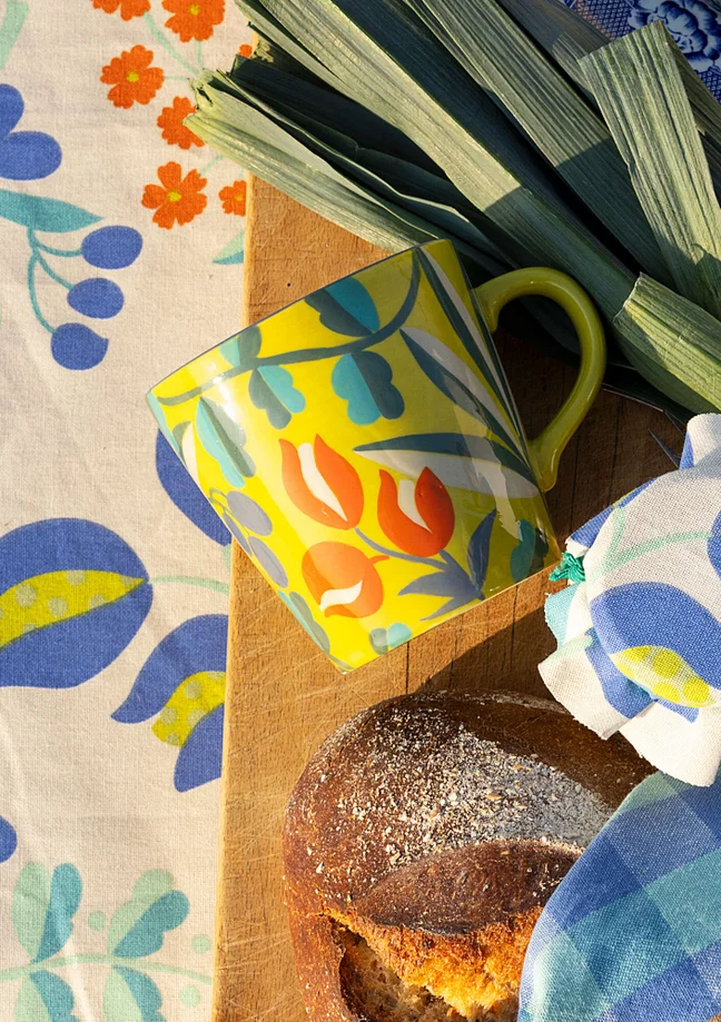 “Olives” ceramic tea mug