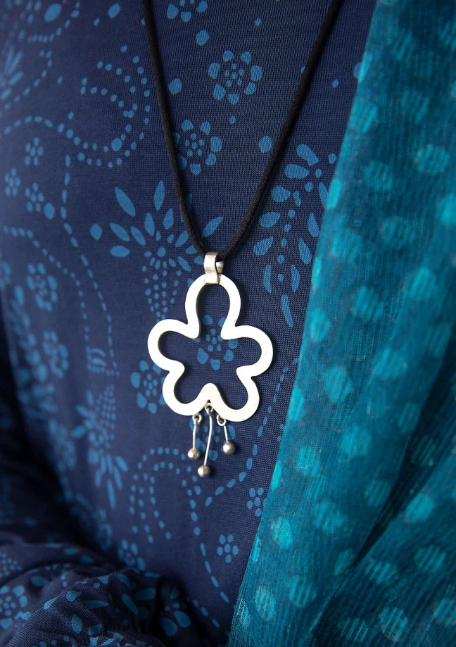 “Orchid” silver necklace