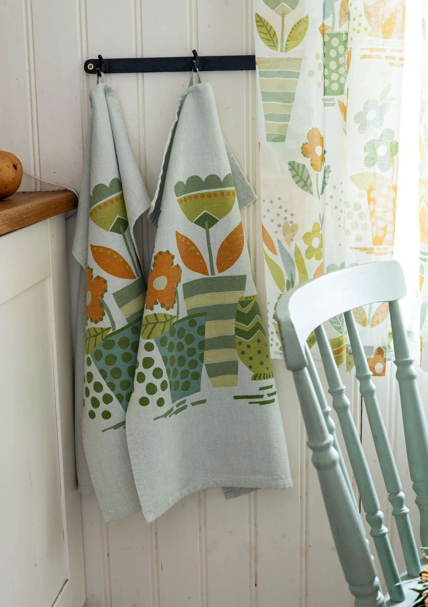 “Flower pots” organic cotton tea towel