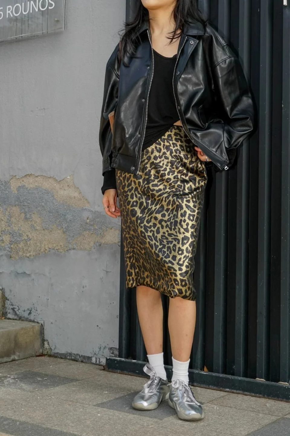 Tapered Hem Leopard Print Midi Skirt