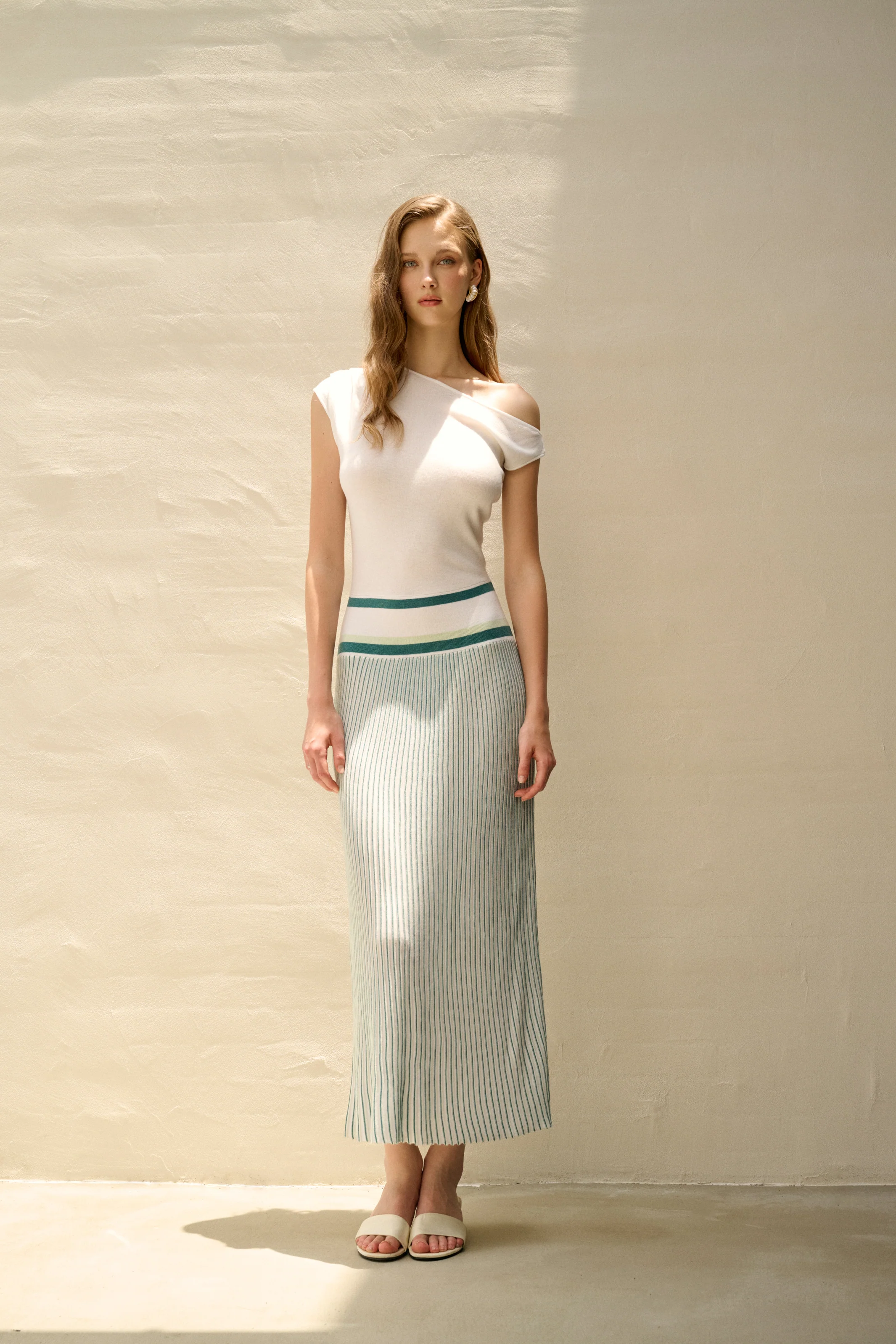 One-shoulder striped dress